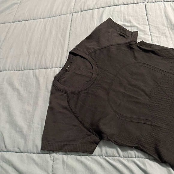 Lululemon Shirt - Picture 2 of 5